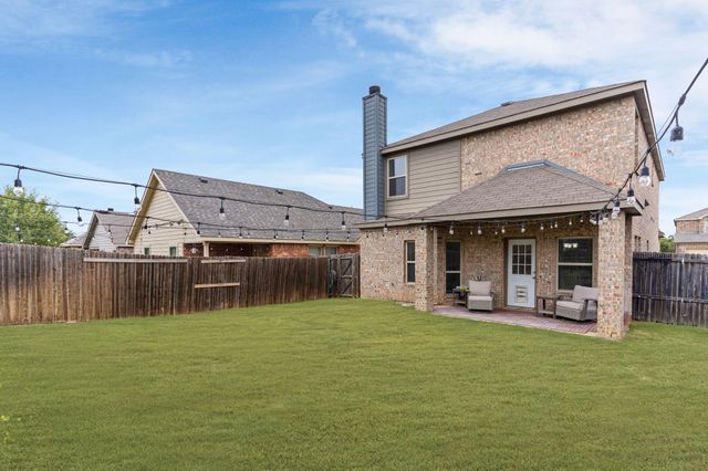 8820 Tenderfoot Lane, Aubrey, TX 76227