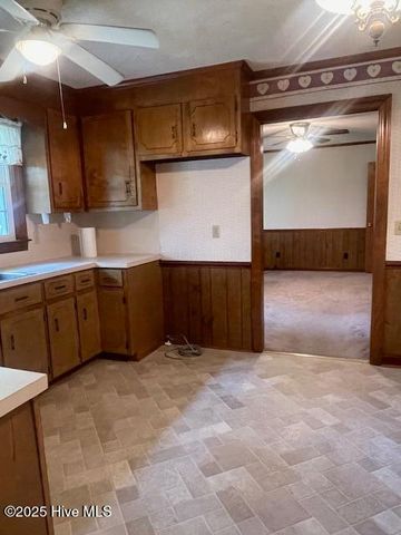 3707 Sand Clay Road, Kinston, NC 28504