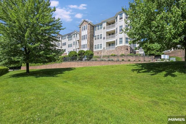 1305 Gatherings Drive, Haledon, NJ 07508