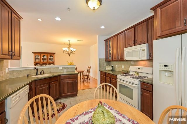 1305 Gatherings Drive, Haledon, NJ 07508