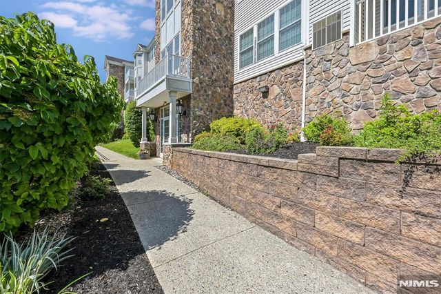 1305 Gatherings Drive, Haledon, NJ 07508