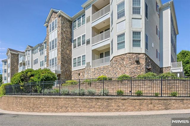 1305 Gatherings Drive, Haledon, NJ 07508