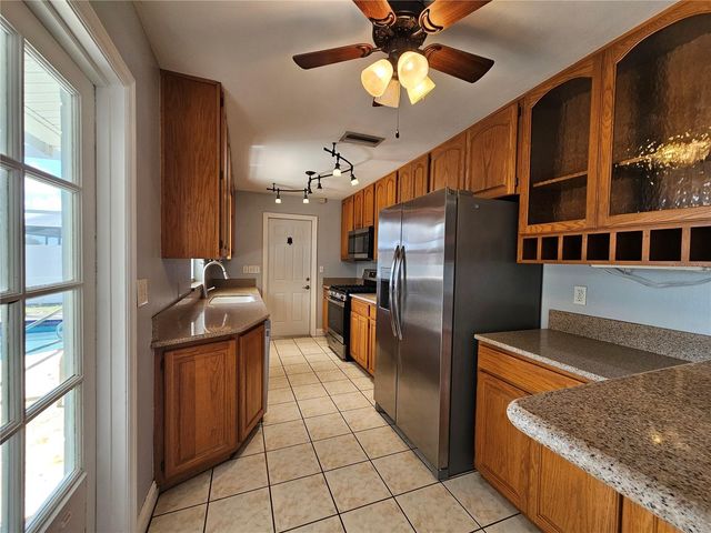 1414 85TH AVENUE N, St Petersburg, FL 33702