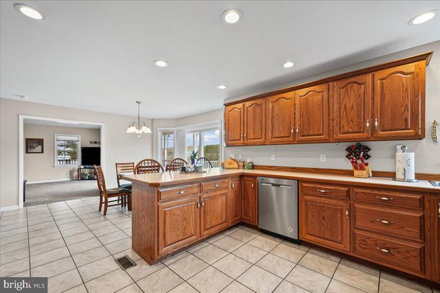 684 WATERWAY RD, Oxford, PA 19363