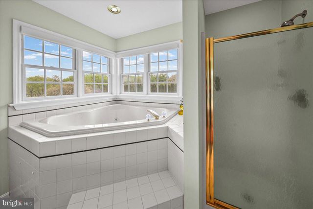 684 WATERWAY RD, Oxford, PA 19363
