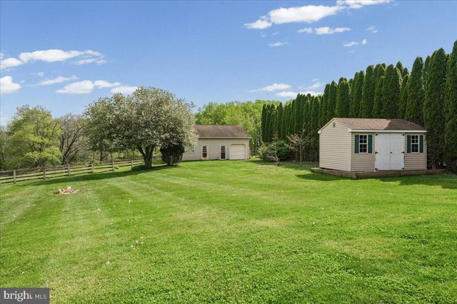 684 WATERWAY RD, Oxford, PA 19363