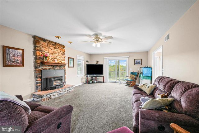 684 WATERWAY RD, Oxford, PA 19363