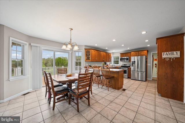 684 WATERWAY RD, Oxford, PA 19363