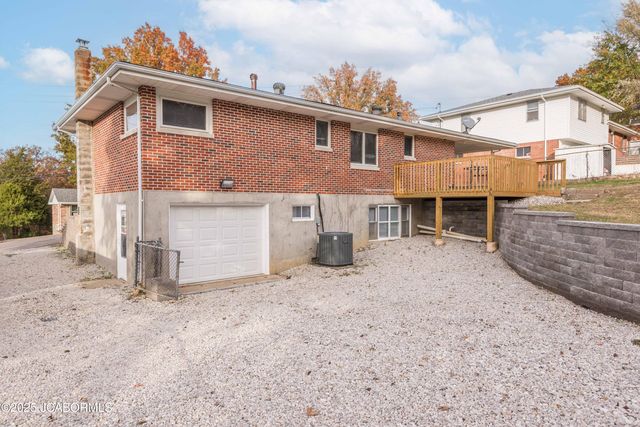 1805 SWIFTS HIGHWAY, Jefferson City, MO 65109