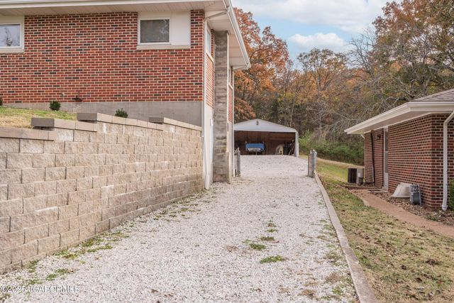 1805 SWIFTS HIGHWAY, Jefferson City, MO 65109