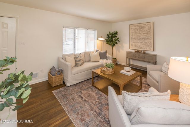 1805 SWIFTS HIGHWAY, Jefferson City, MO 65109