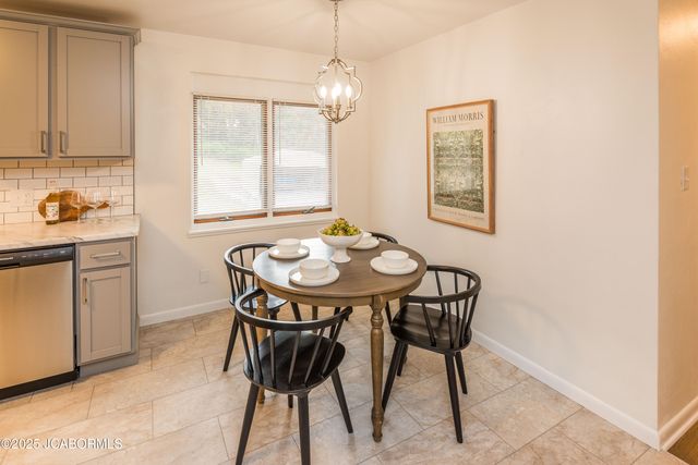 1805 SWIFTS HIGHWAY, Jefferson City, MO 65109