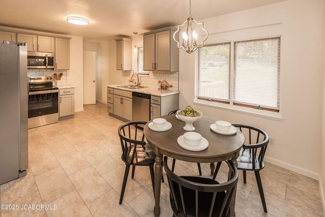 1805 SWIFTS HIGHWAY, Jefferson City, MO 65109