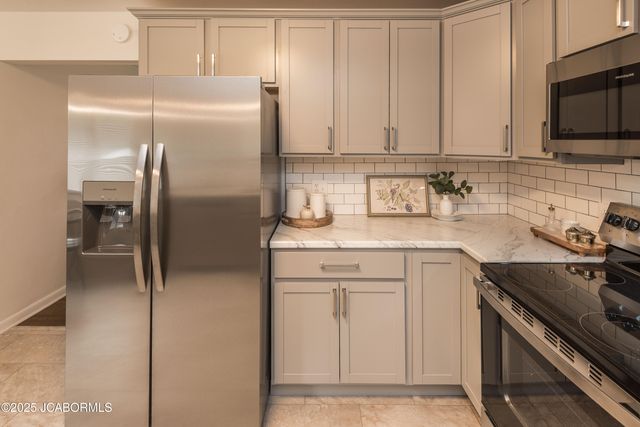 1805 SWIFTS HIGHWAY, Jefferson City, MO 65109