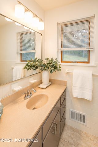 1805 SWIFTS HIGHWAY, Jefferson City, MO 65109