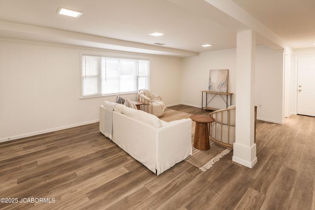 1805 SWIFTS HIGHWAY, Jefferson City, MO 65109