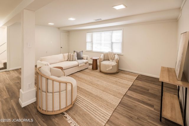 1805 SWIFTS HIGHWAY, Jefferson City, MO 65109