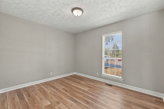 137 Luna Ln, Hendersonville, TN 37075