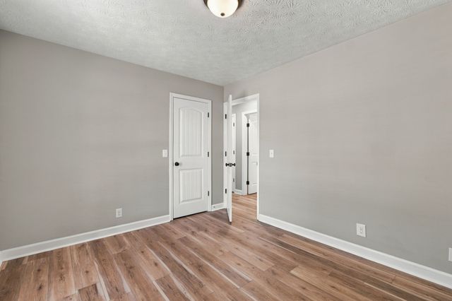 137 Luna Ln, Hendersonville, TN 37075
