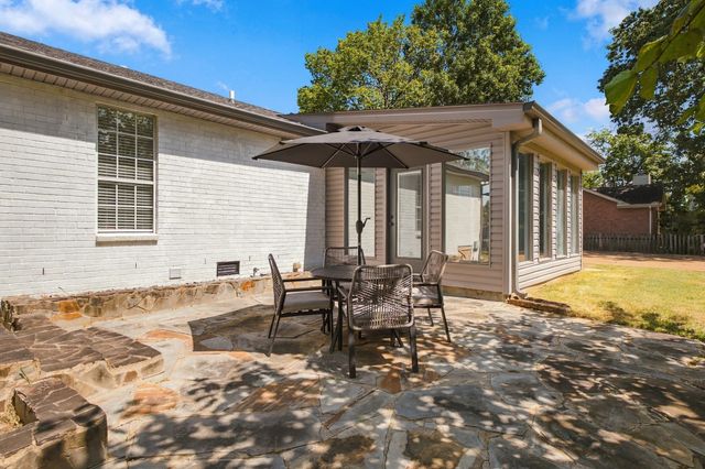 137 Luna Ln, Hendersonville, TN 37075