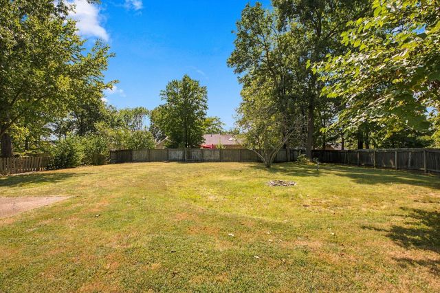 137 Luna Ln, Hendersonville, TN 37075