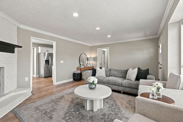 137 Luna Ln, Hendersonville, TN 37075