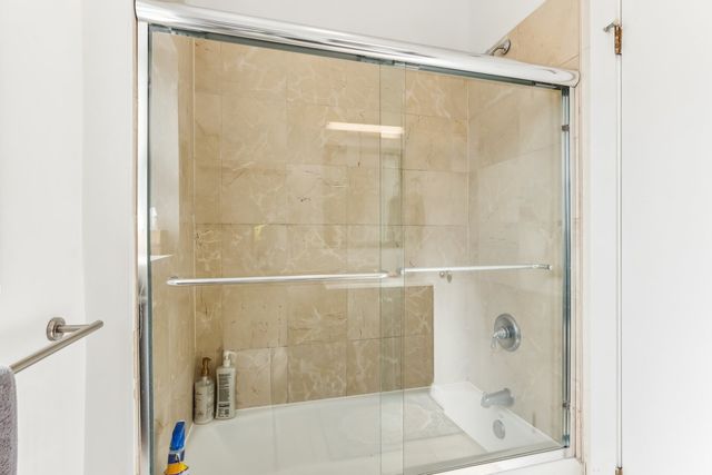 2609 W GUNNISON Street 3, Chicago, IL 60625