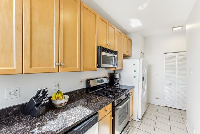 2609 W GUNNISON Street 3, Chicago, IL 60625