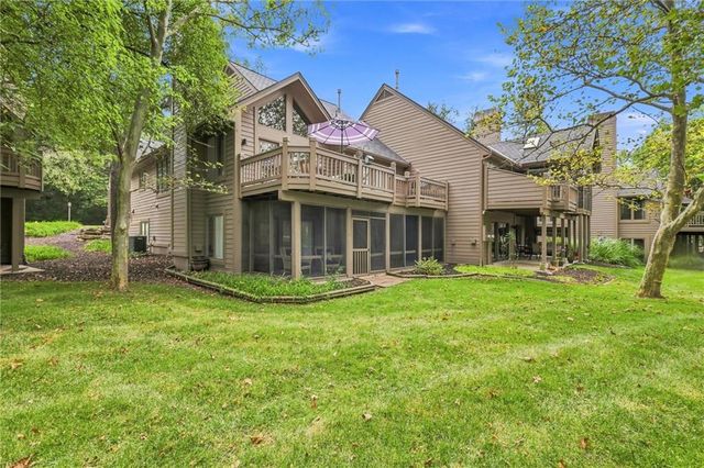 10330 S Clubside Court, Olathe, KS 66061
