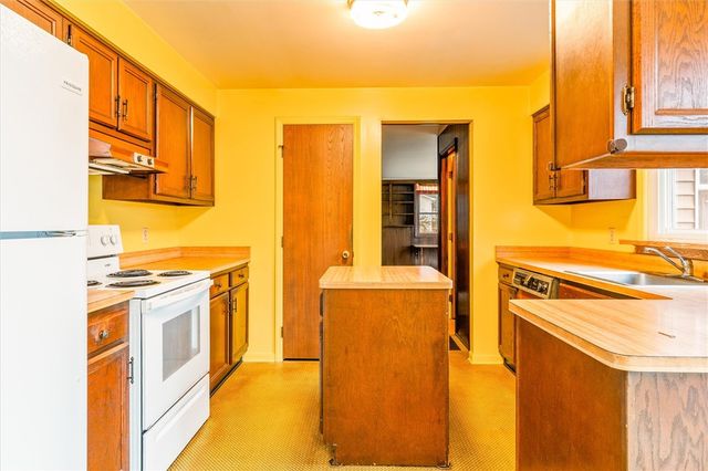 27 Cherry Drive, Sweden, NY 14420