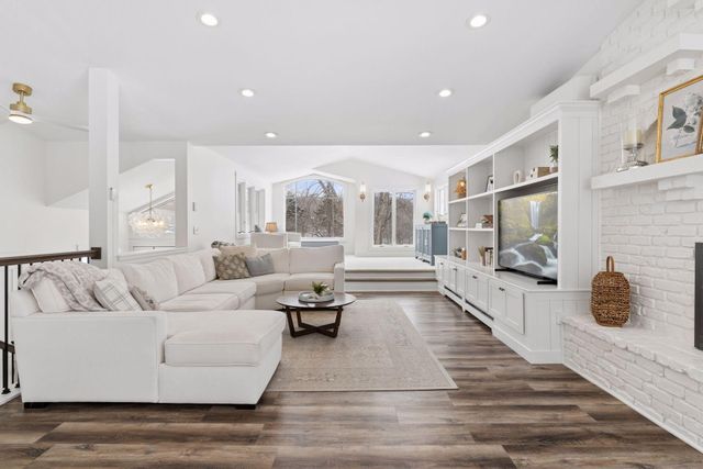 4410 Shady Lane, Mound, MN 55364