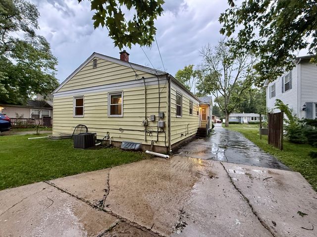 1121 Olive Road, Homewood, IL 60430