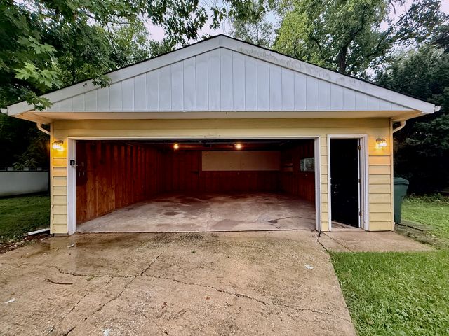 1121 Olive Road, Homewood, IL 60430