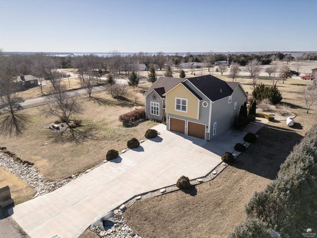11312 Farnum Run, Milford, KS 66514