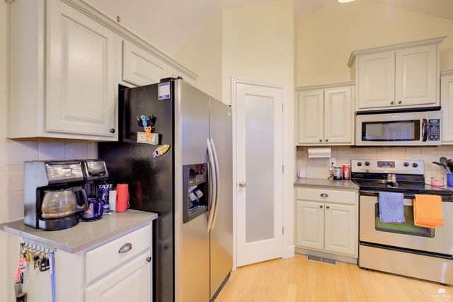 11312 Farnum Run, Milford, KS 66514