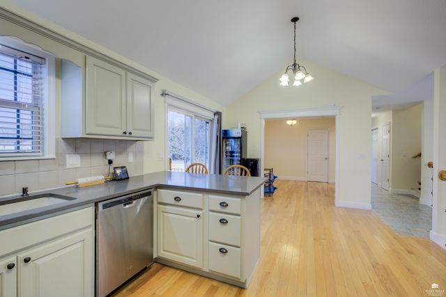 11312 Farnum Run, Milford, KS 66514