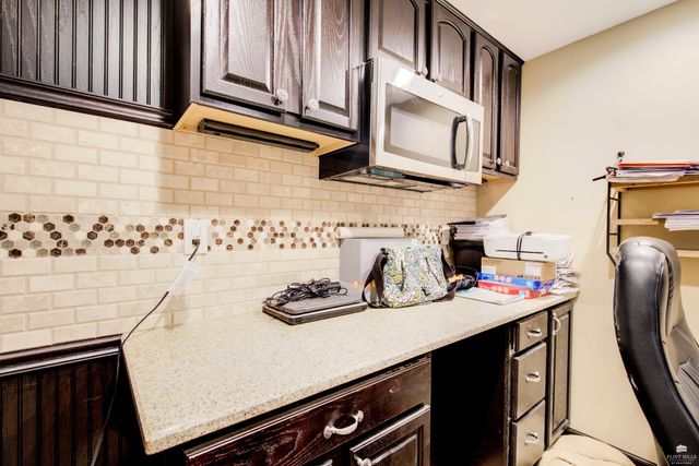 11312 Farnum Run, Milford, KS 66514