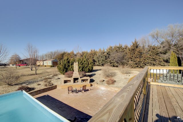 11312 Farnum Run, Milford, KS 66514