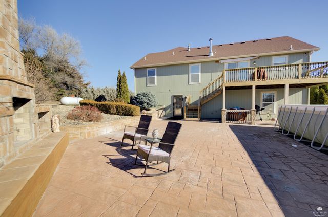 11312 Farnum Run, Milford, KS 66514