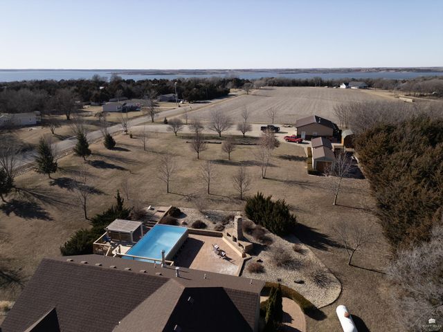 11312 Farnum Run, Milford, KS 66514