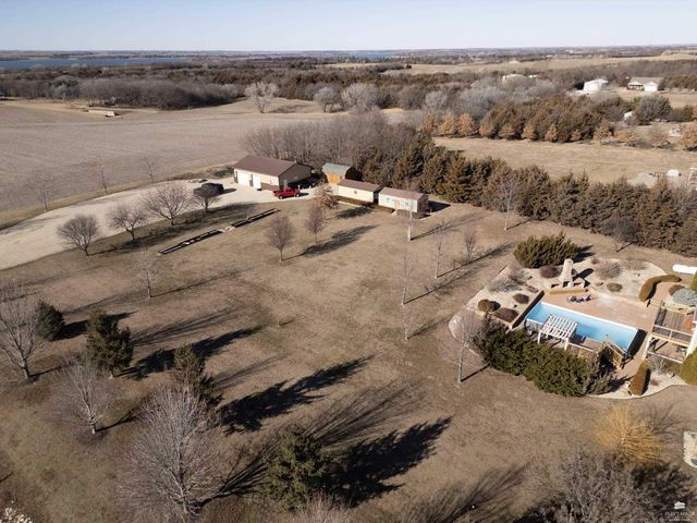 11312 Farnum Run, Milford, KS 66514