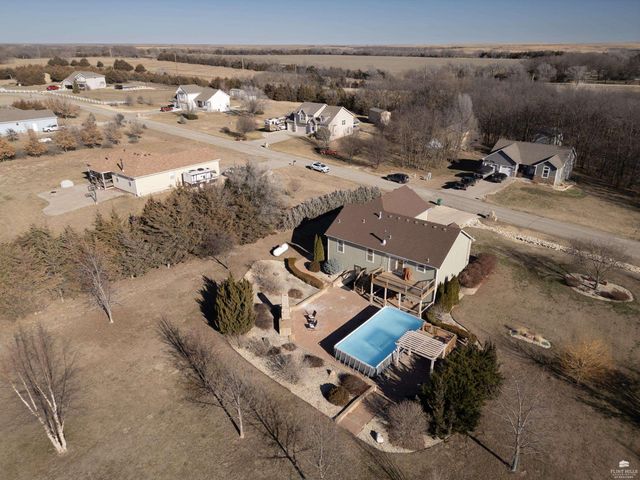 11312 Farnum Run, Milford, KS 66514