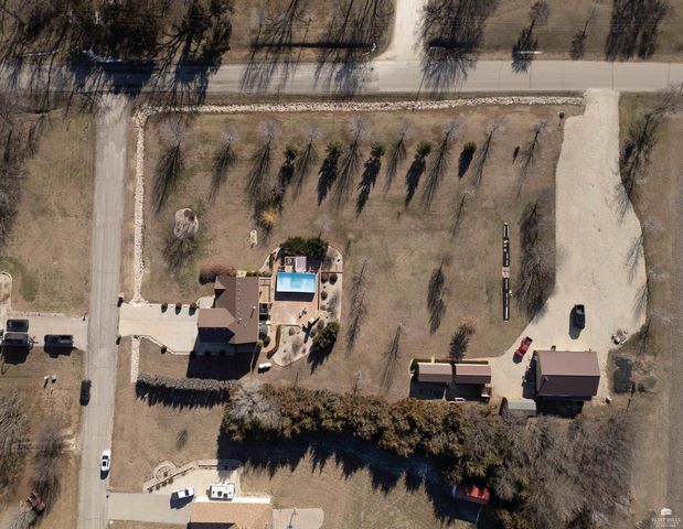 11312 Farnum Run, Milford, KS 66514