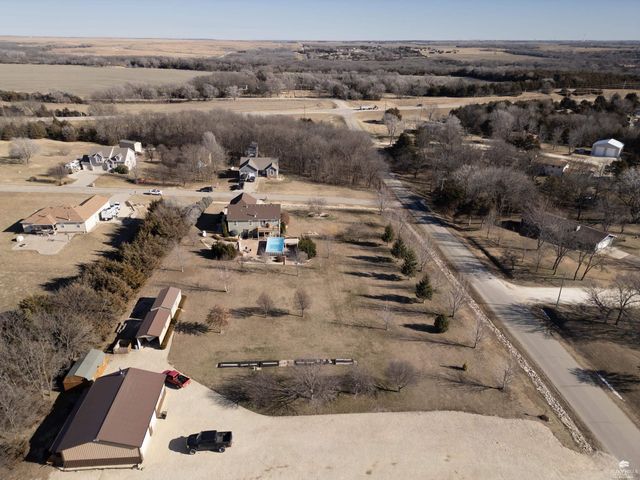 11312 Farnum Run, Milford, KS 66514