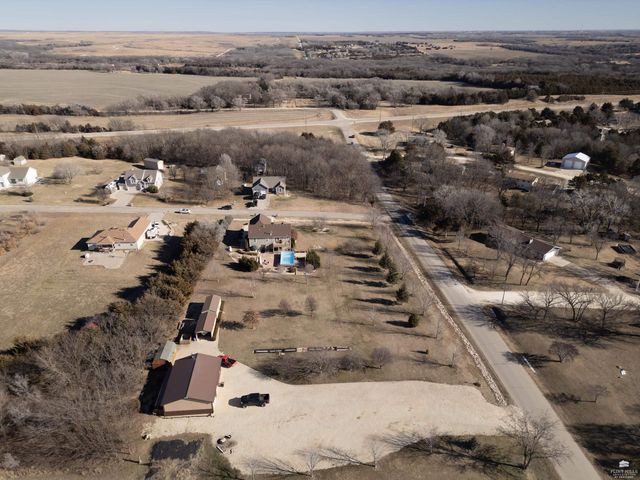 11312 Farnum Run, Milford, KS 66514