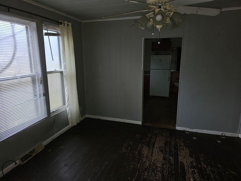 Image 15 of property listing at 724 Park Avenue, Mt Vernon, IL 62864