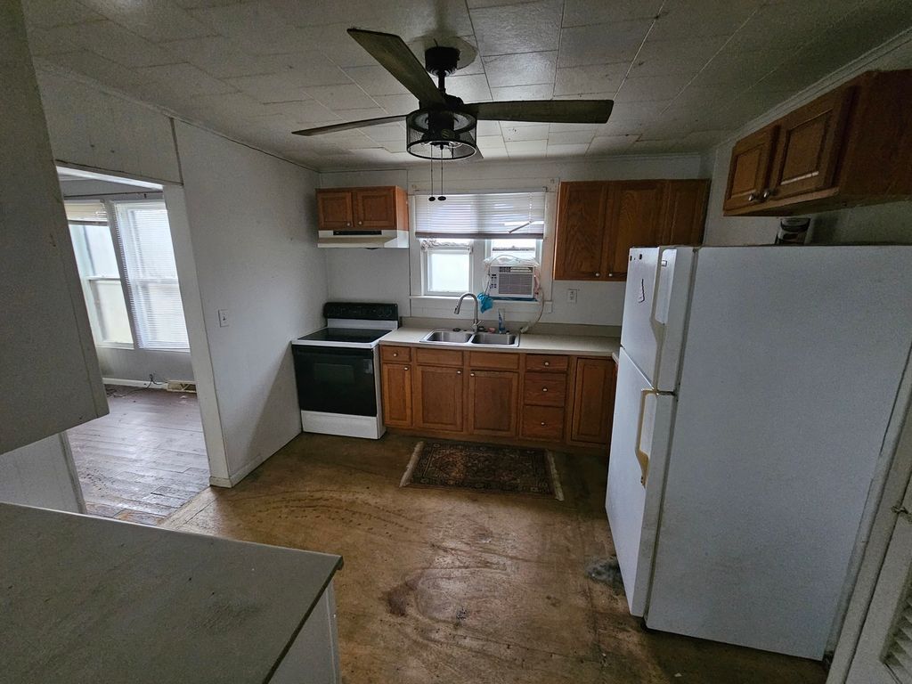 Image 17 of property listing at 724 Park Avenue, Mt Vernon, IL 62864