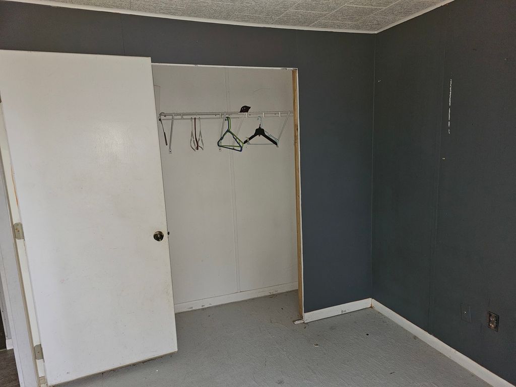 Image 9 of property listing at 724 Park Avenue, Mt Vernon, IL 62864