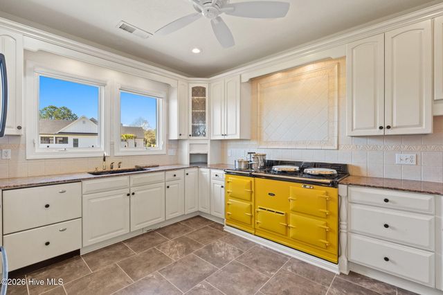 101 Windsor Circle SW, Ocean Isle Beach, NC 28469