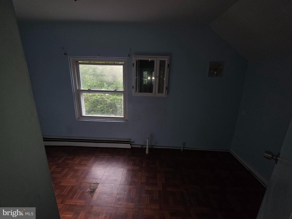 Image 17 of property listing at 4405 RASPE AVE, Baltimore, MD 21206